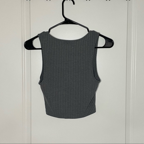 F21 Basic Gray Ribbed Crop Tank Top - Picture 2 of 4